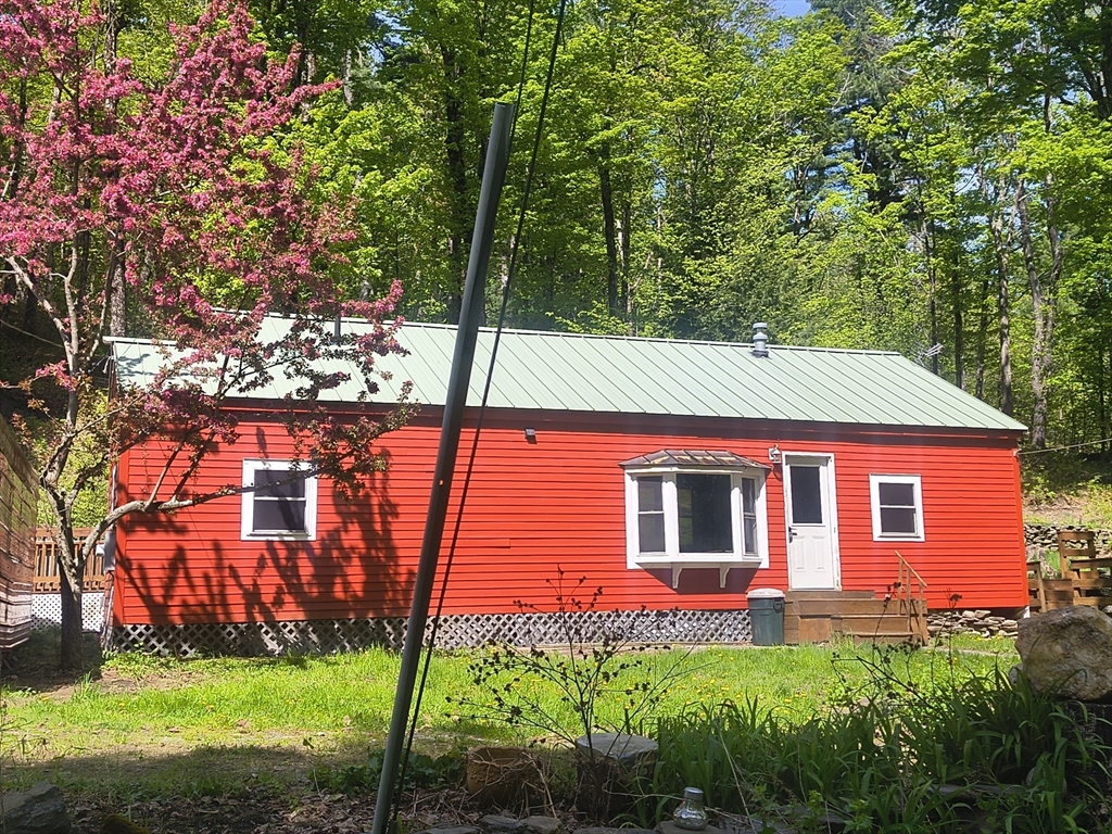 211 West St Property Photo 1