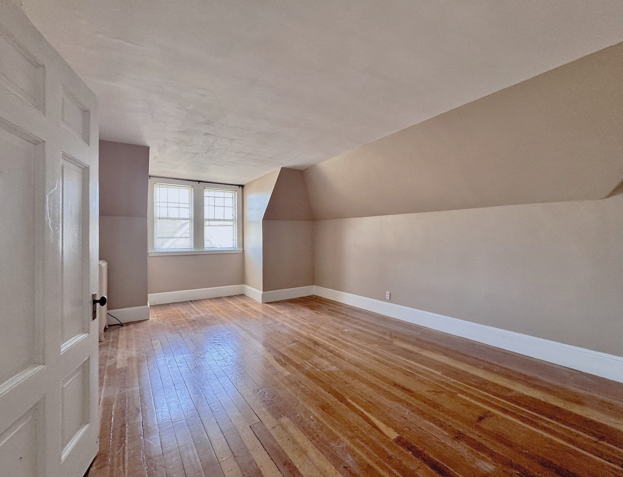 587 Haverhill Street # 6 Property Photo 4
