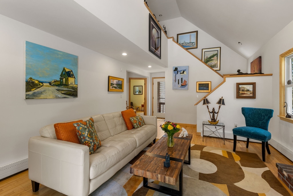 27 Blueberry Avenue Property Photo 6