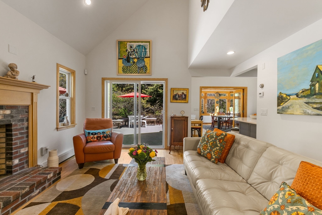 27 Blueberry Avenue Property Photo 7