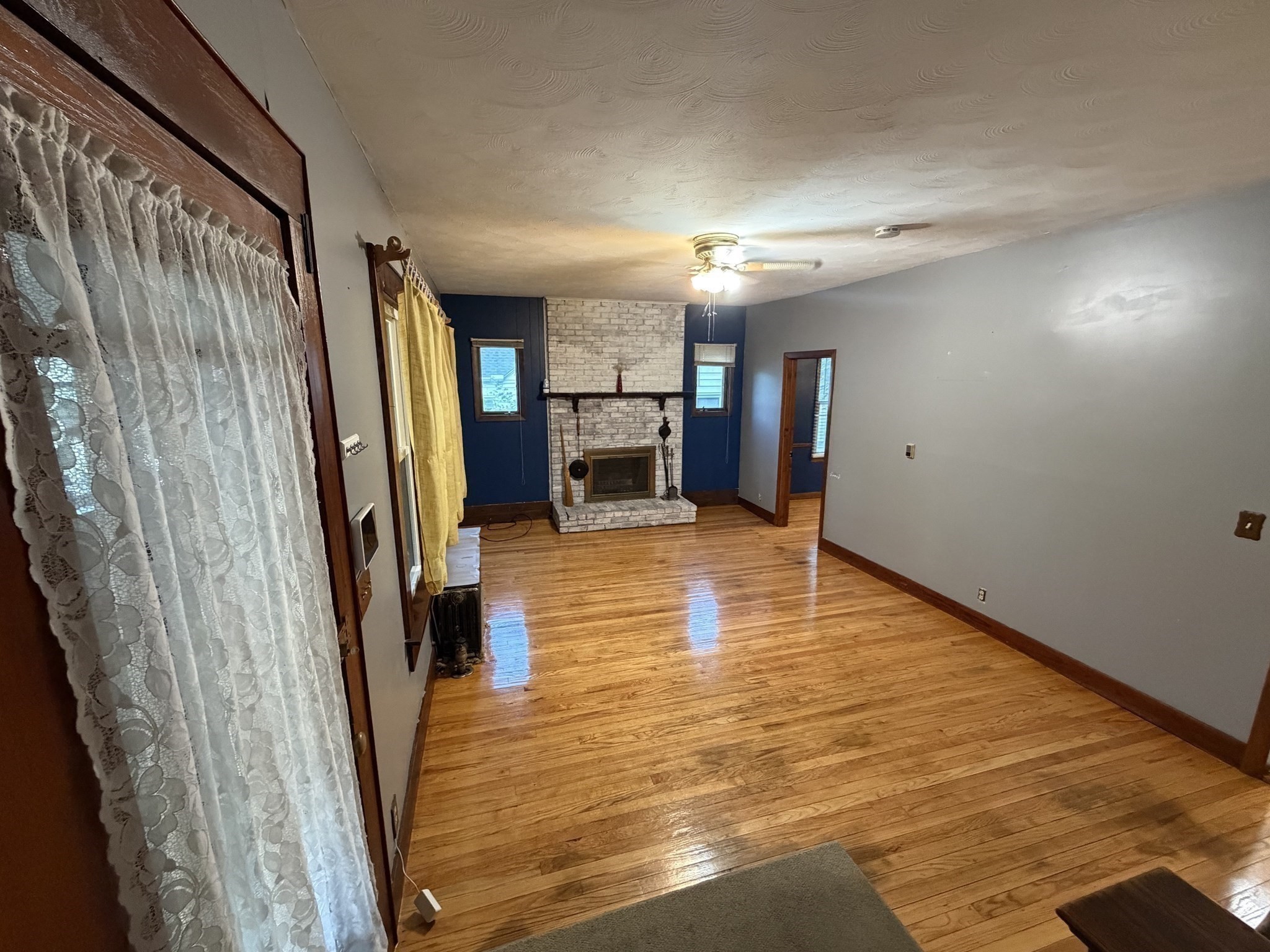 74 Gates Ave Property Photo 4