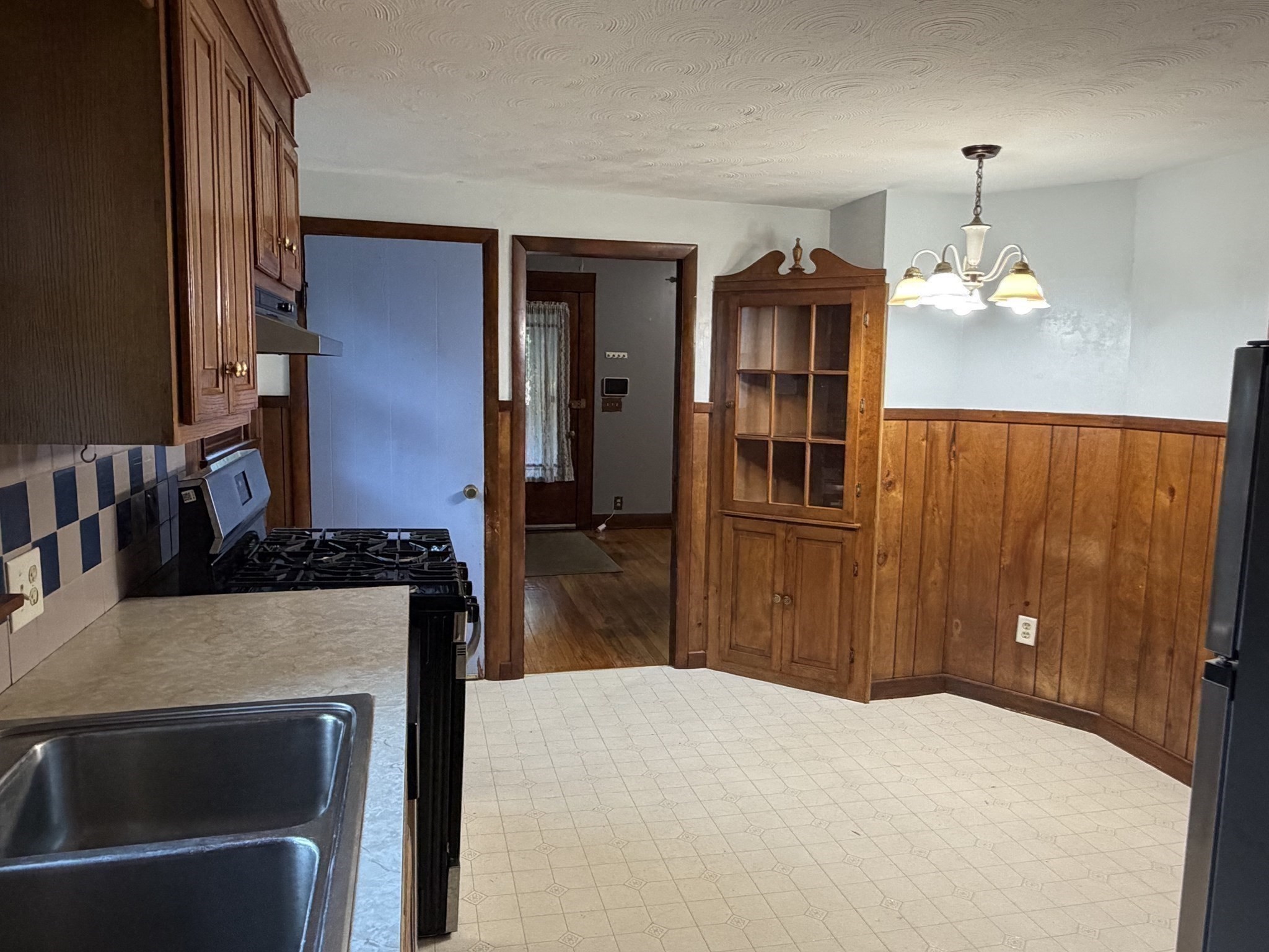 74 Gates Ave Property Photo 11