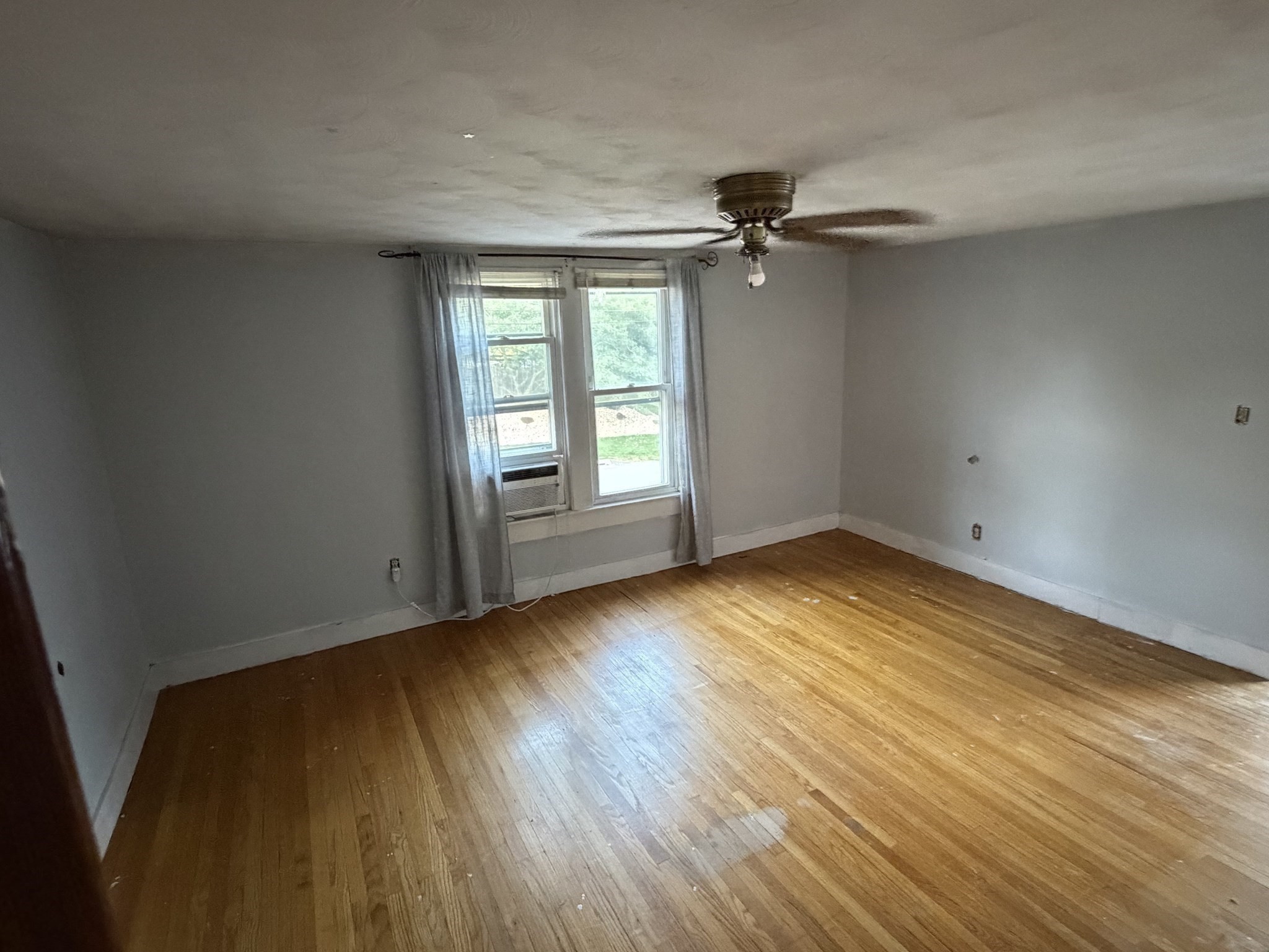 74 Gates Ave Property Photo 23