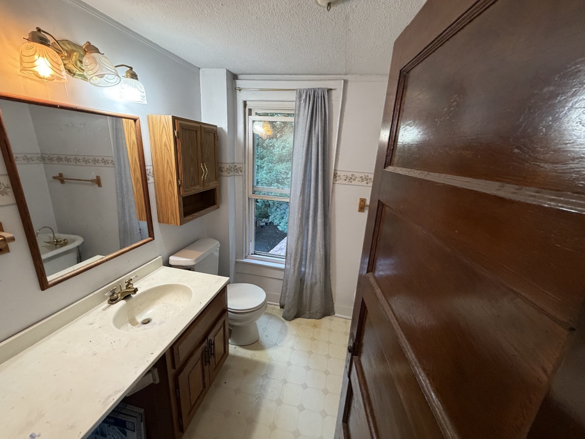 74 Gates Ave Property Photo 33