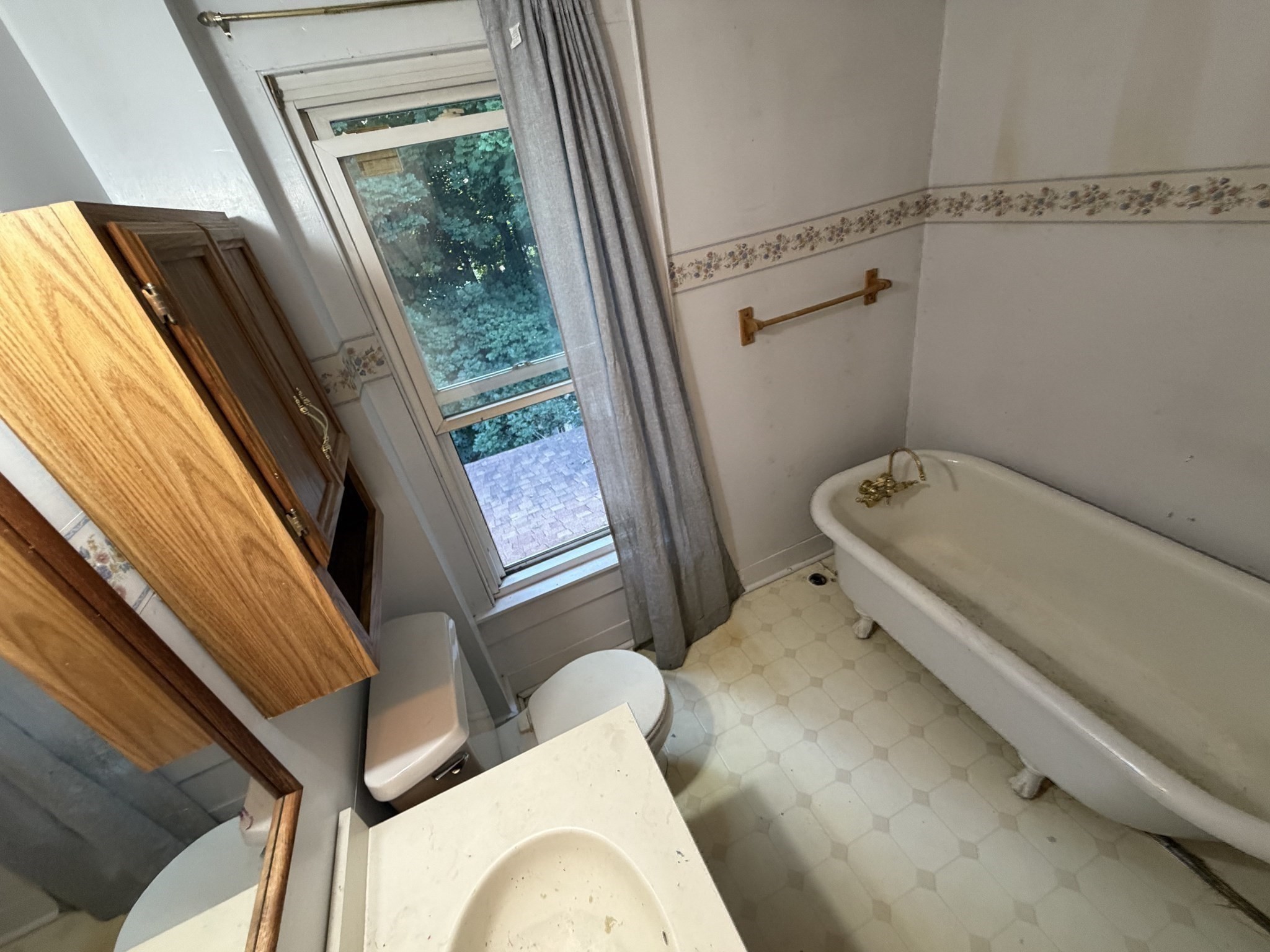 74 Gates Ave Property Photo 35