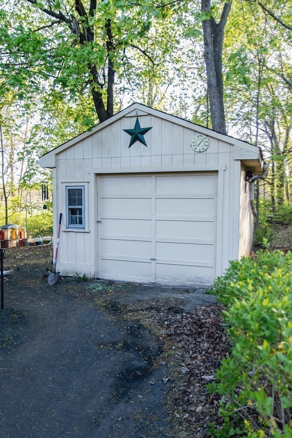 74 Gates Ave Property Photo 38