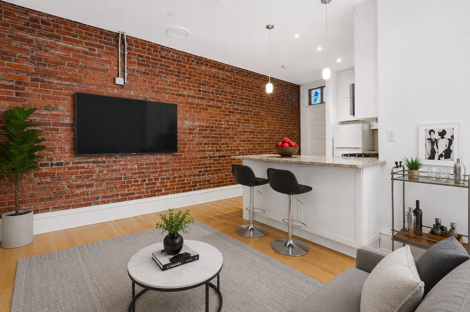 31 Massachusetts Ave # 2 Property Photo 2