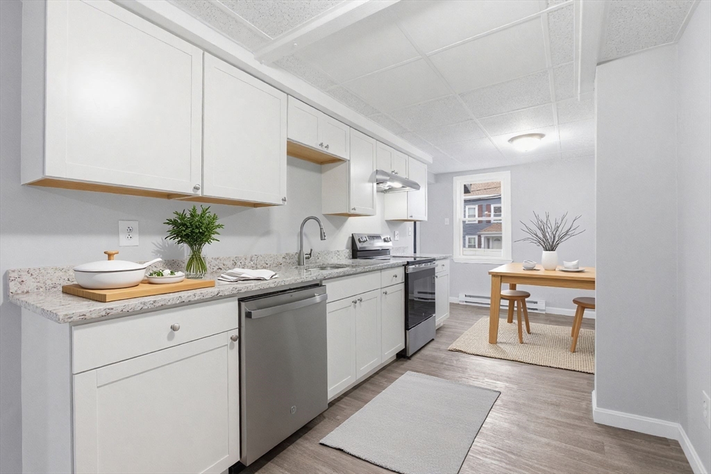 48 Vine St Property Photo 3