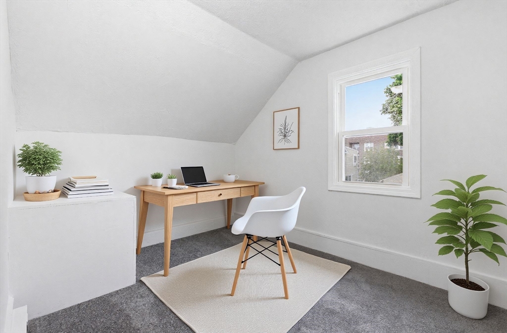 48 Vine St Property Photo 8