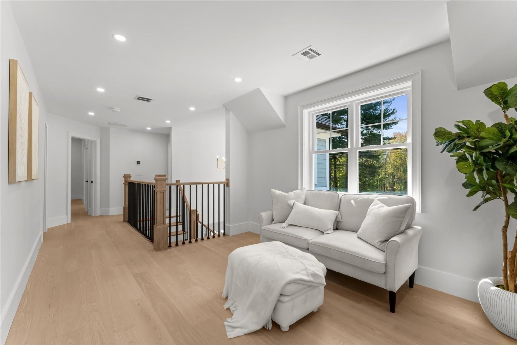 150 Fruit St Property Photo 14