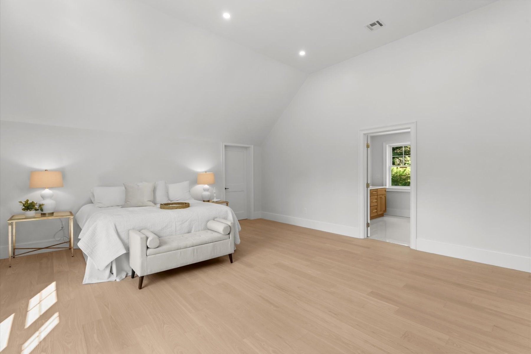 150 Fruit St Property Photo 15
