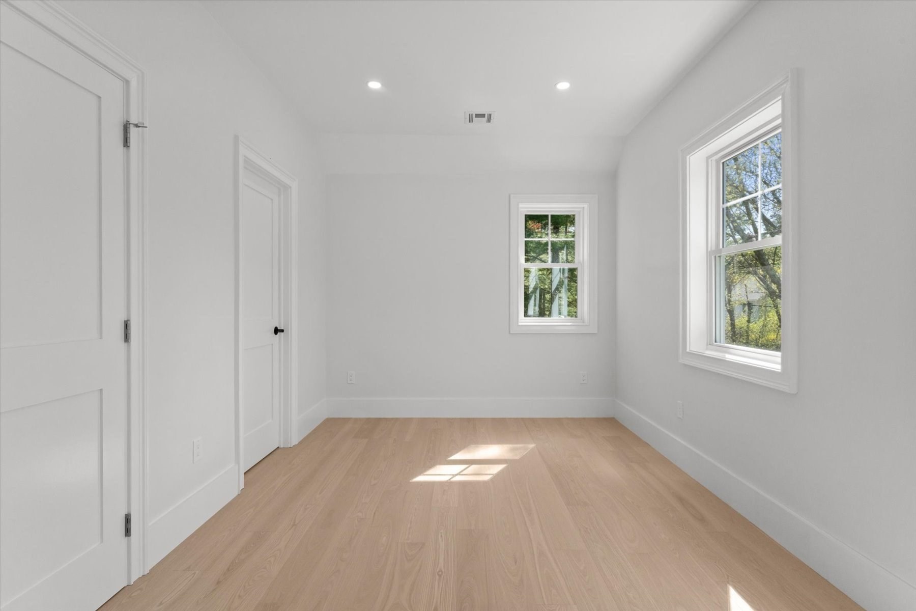 150 Fruit St Property Photo 27