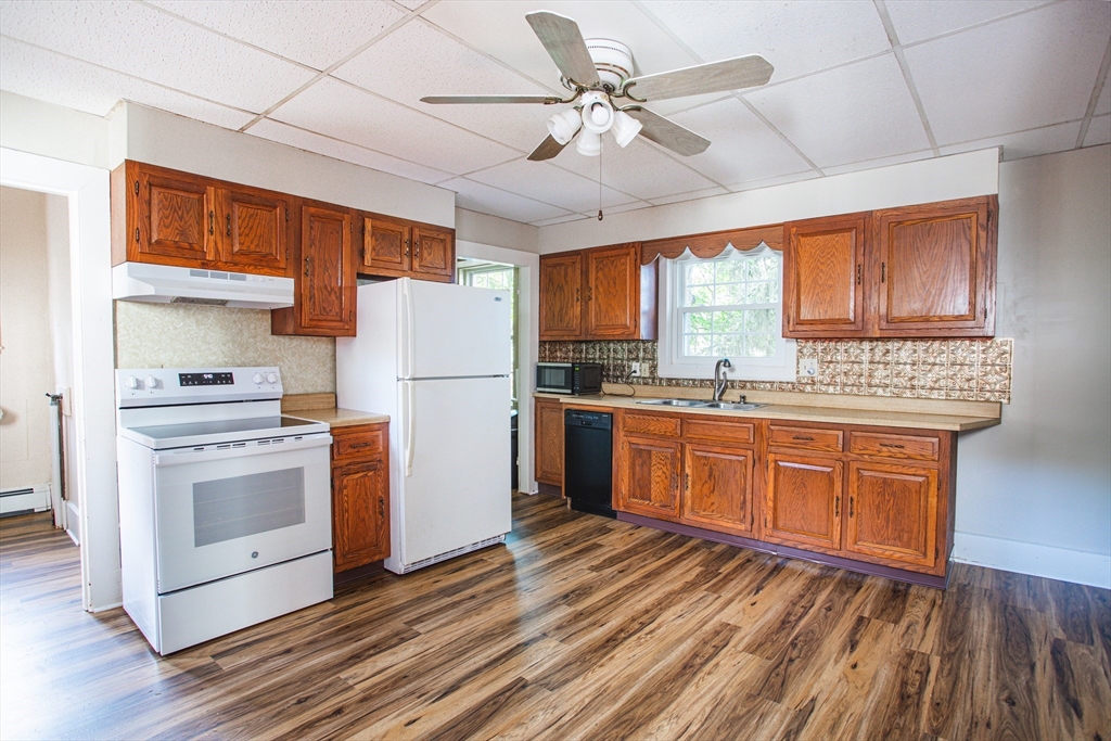 78 Pleasant Street Property Photo 3