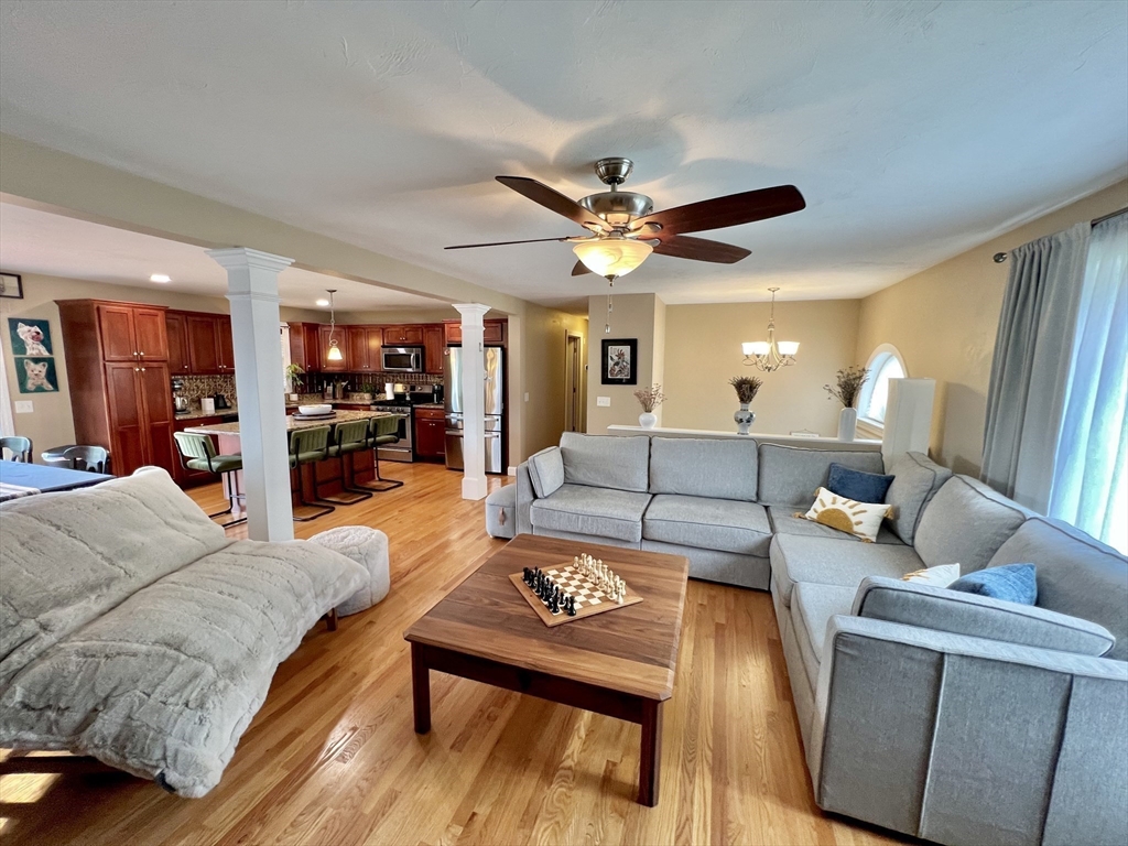 587 Tremont St Property Photo 8