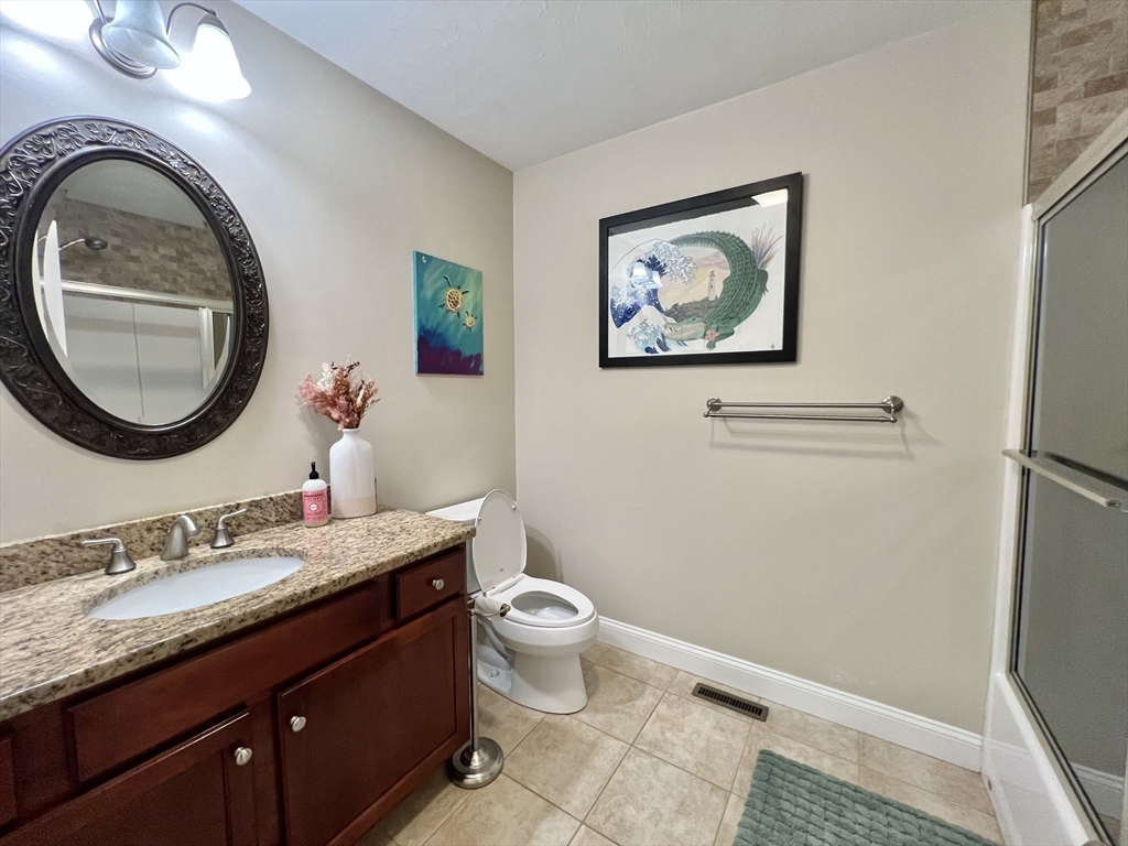 587 Tremont St Property Photo 20