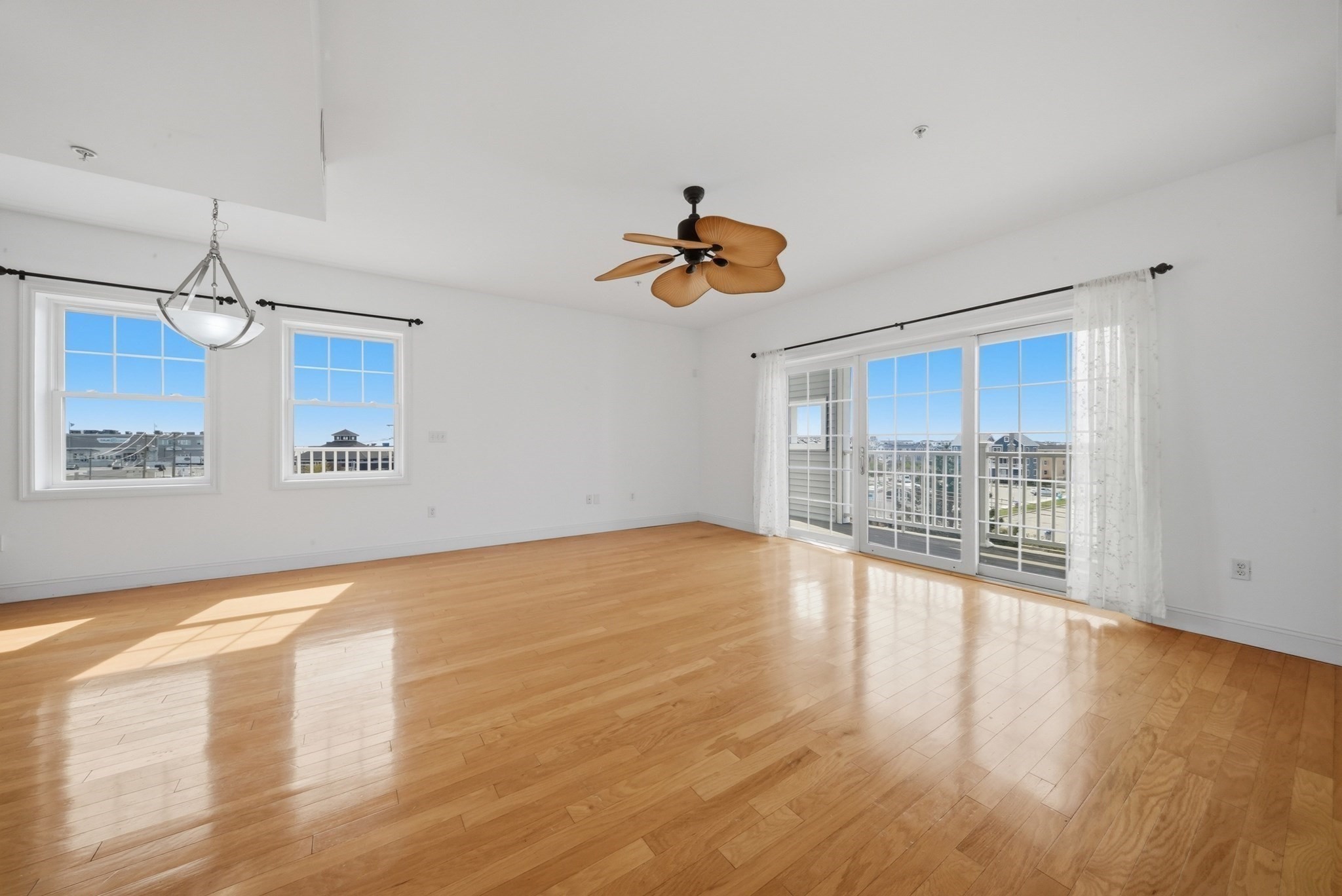 233 Beach Rd # A11 Property Photo 13
