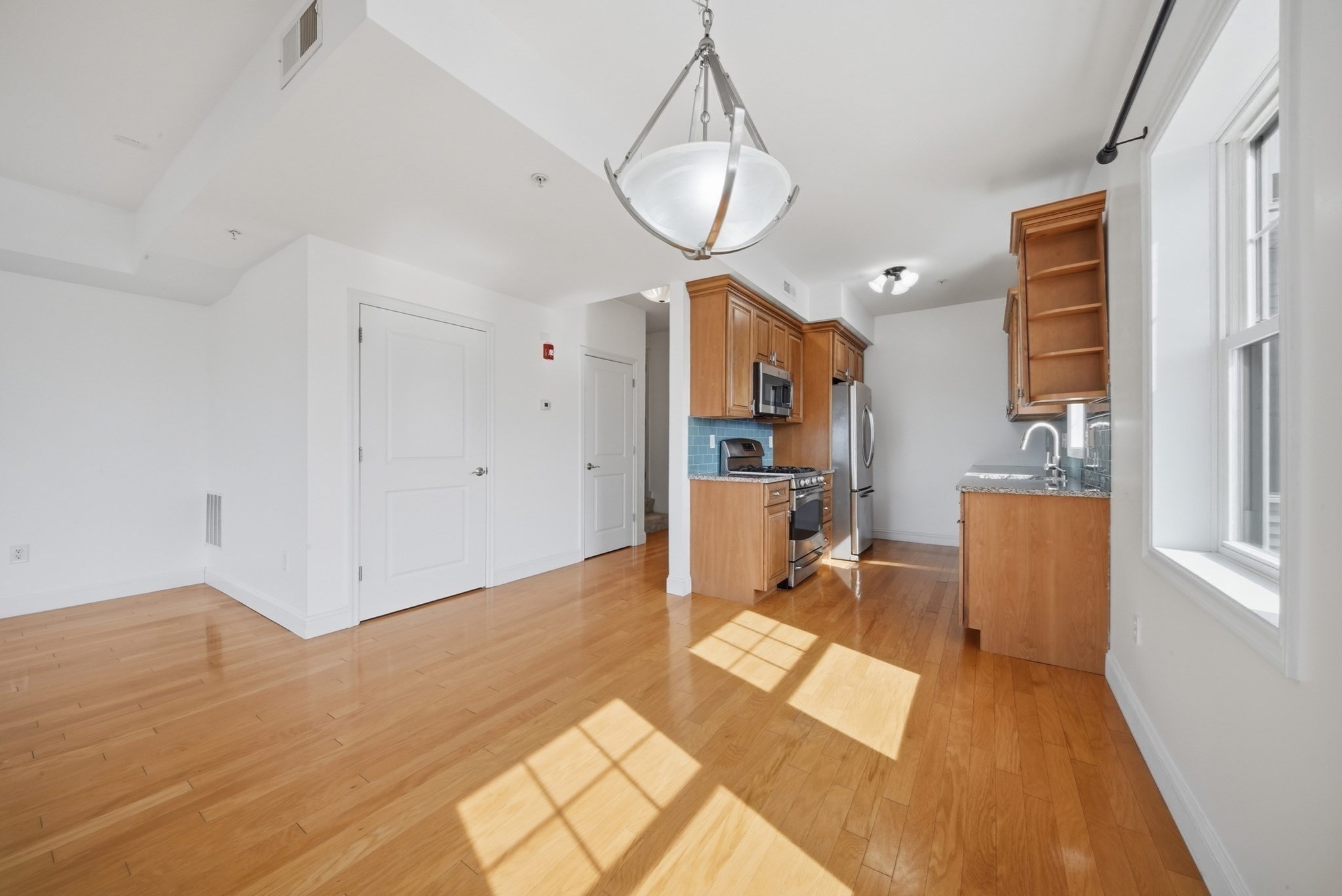 233 Beach Rd # A11 Property Photo 15