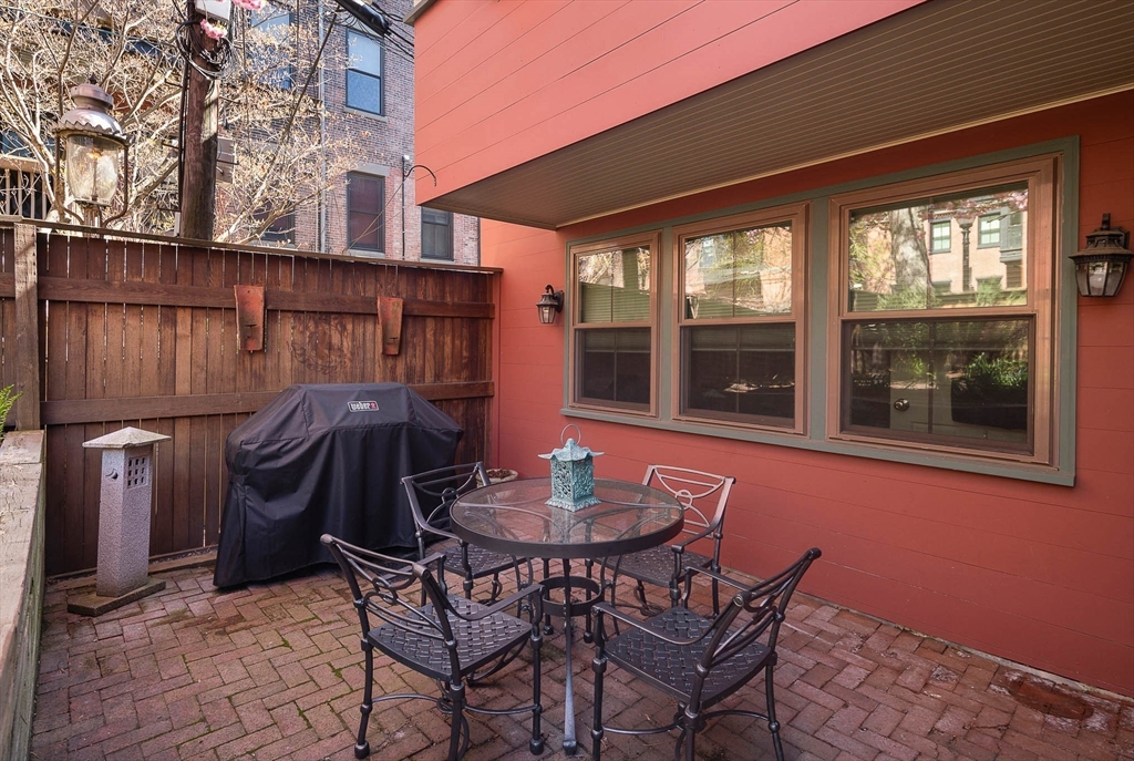 8 Ringgold St Property Photo 6