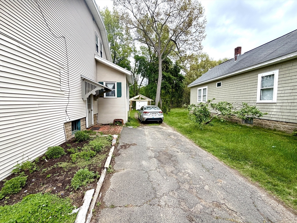 107 Dorset St Property Photo 4