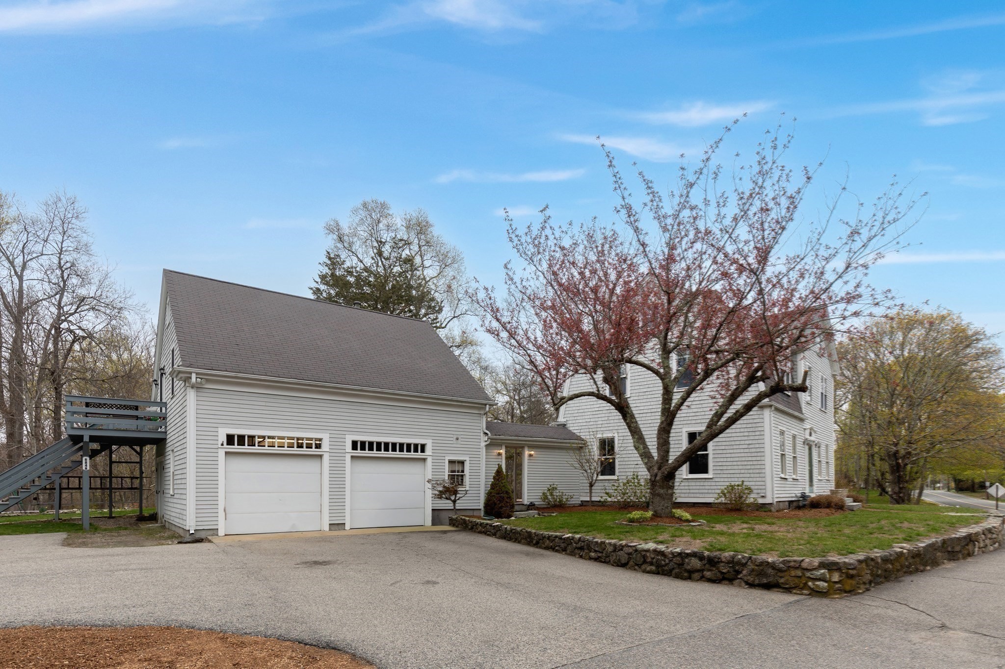 684 Country Way Property Photo 7