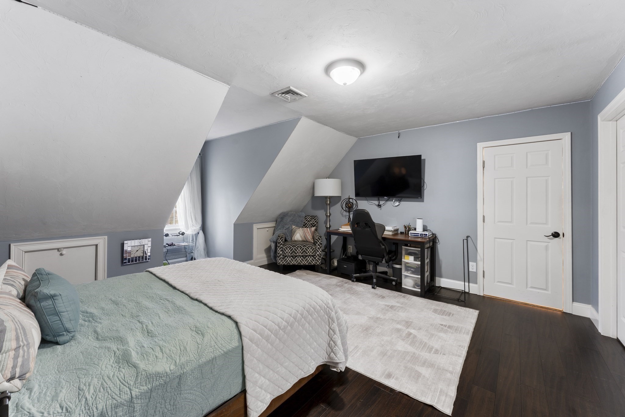 3076 County St Property Photo 15