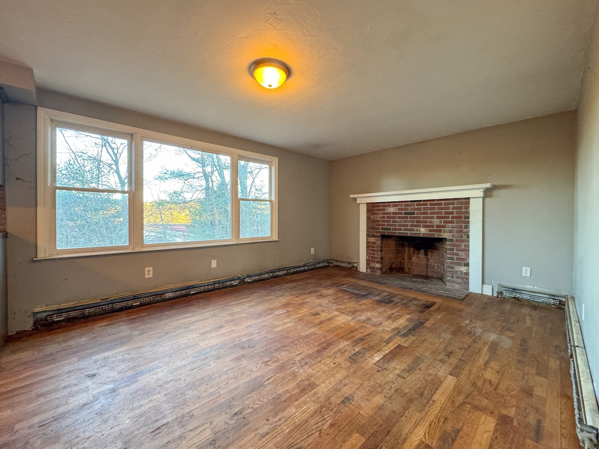 111 Snow St Property Photo 6