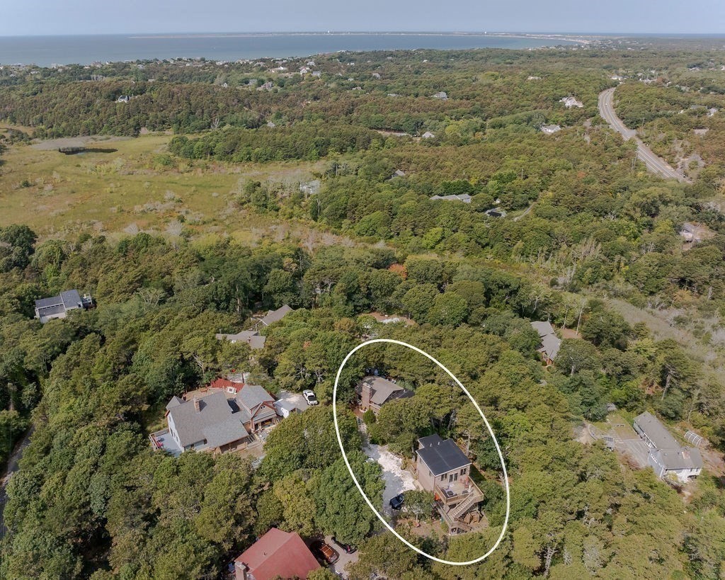 9 Kinnikinnick Road Property Photo 9