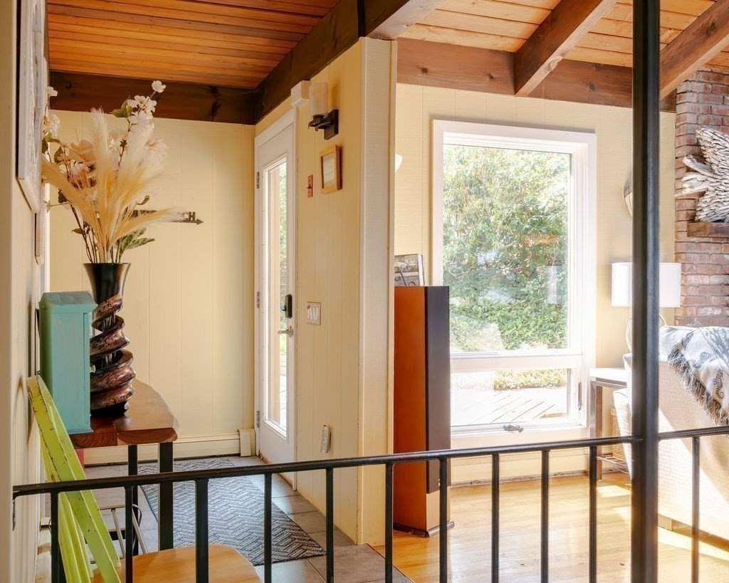9 Kinnikinnick Road Property Photo 12