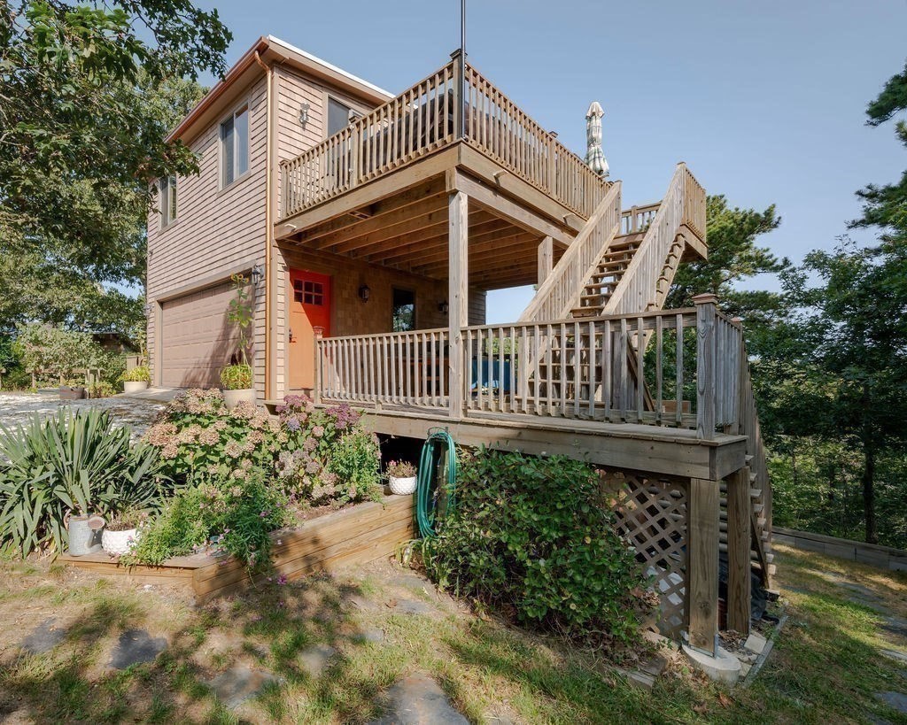 9 Kinnikinnick Road Property Photo 22