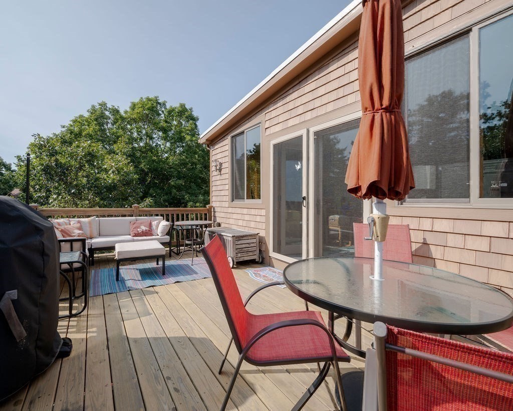9 Kinnikinnick Road Property Photo 23