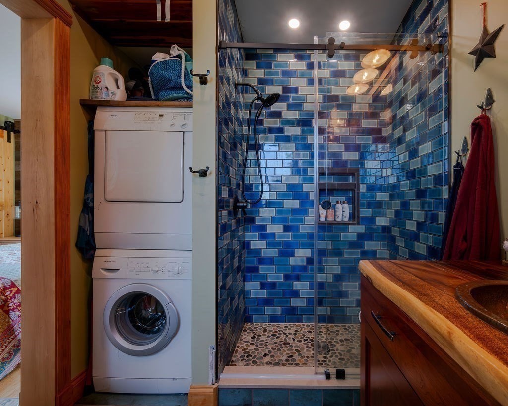 9 Kinnikinnick Road Property Photo 28
