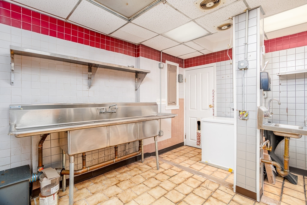 169 High Street Property Photo 17