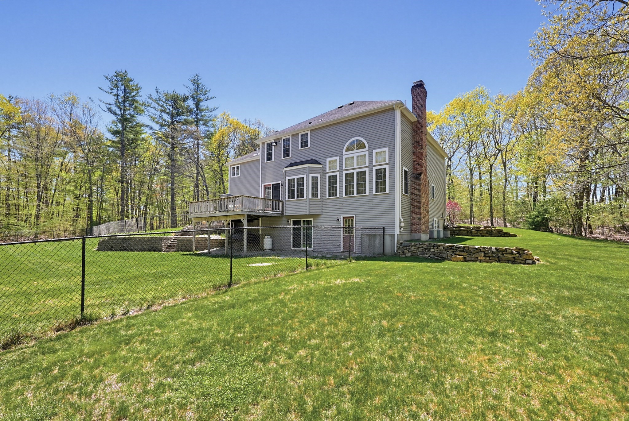 10 Essex St Property Photo 6