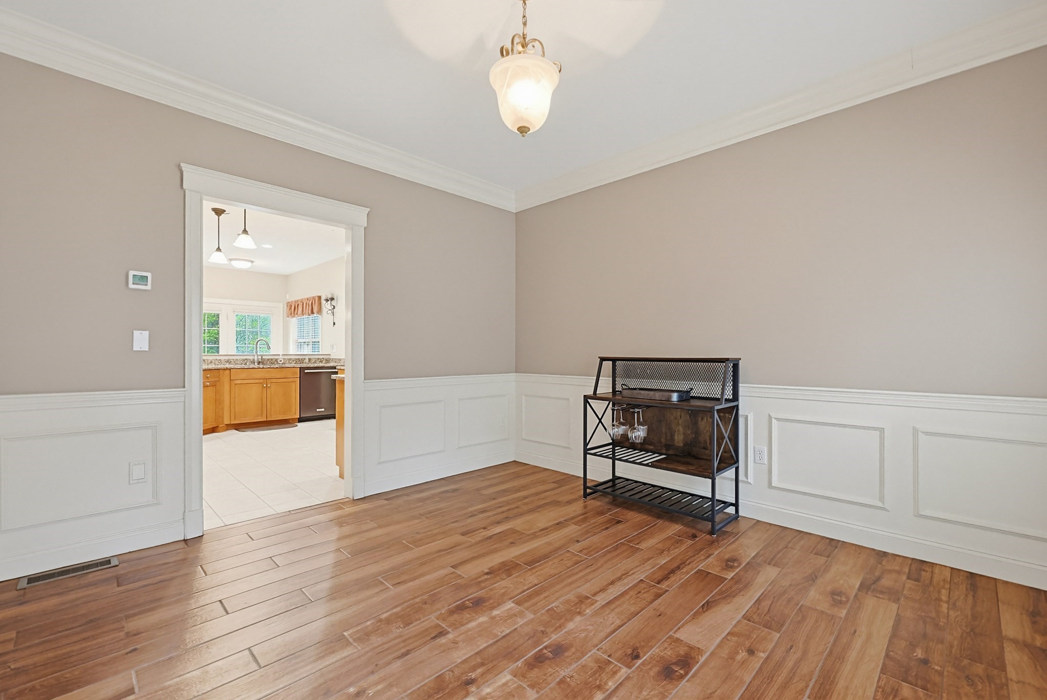10 Essex St Property Photo 30