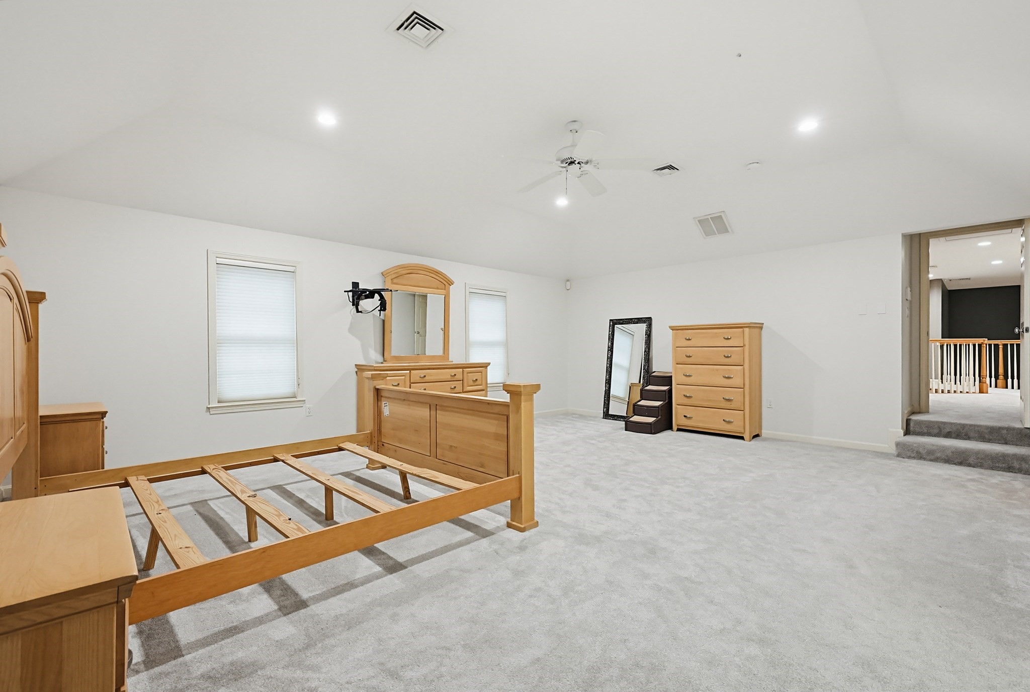 10 Essex St Property Photo 35