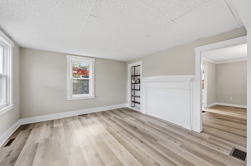 28 W Prescott St Property Photo 15