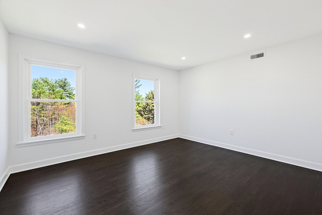 175 Pleasant St Property Photo 18