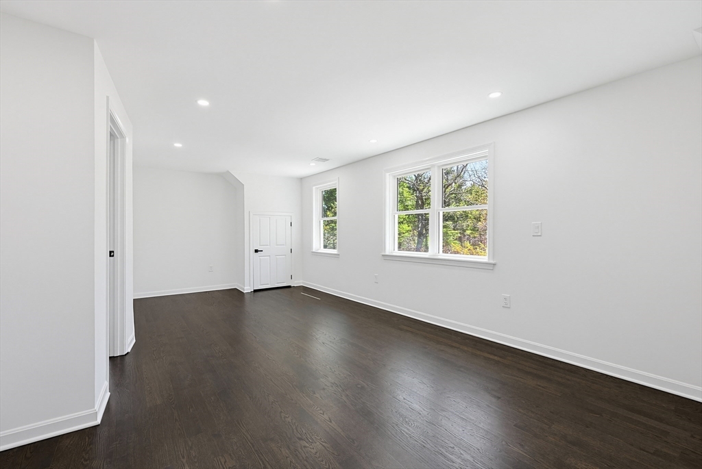 175 Pleasant St Property Photo 19