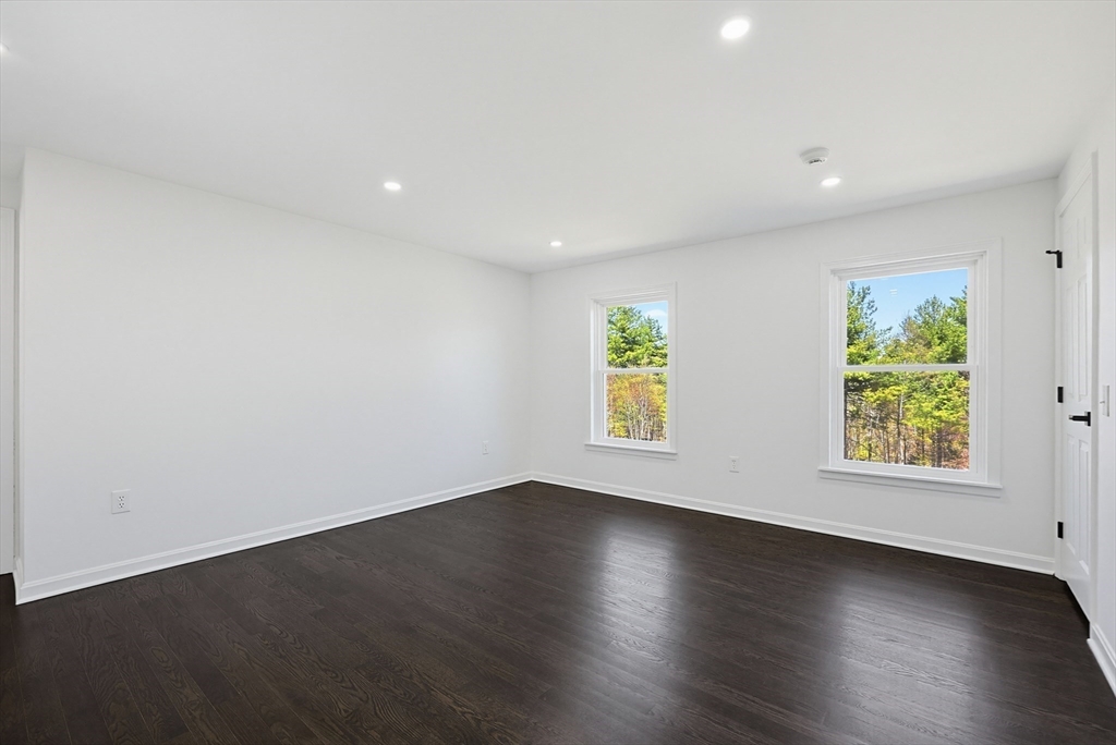 175 Pleasant St Property Photo 23