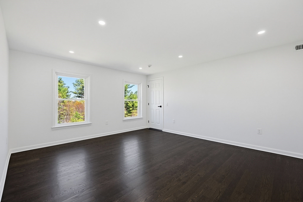 175 Pleasant St Property Photo 24