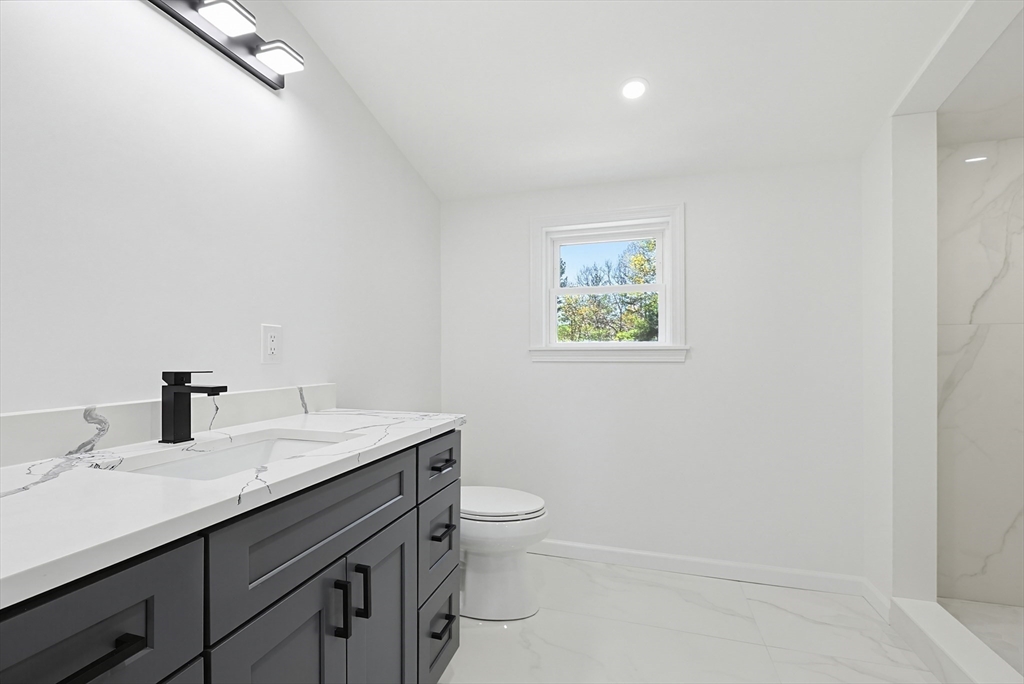 175 Pleasant St Property Photo 31
