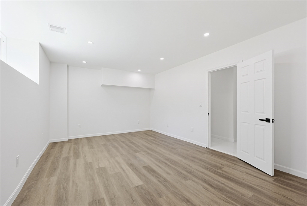 175 Pleasant St Property Photo 32