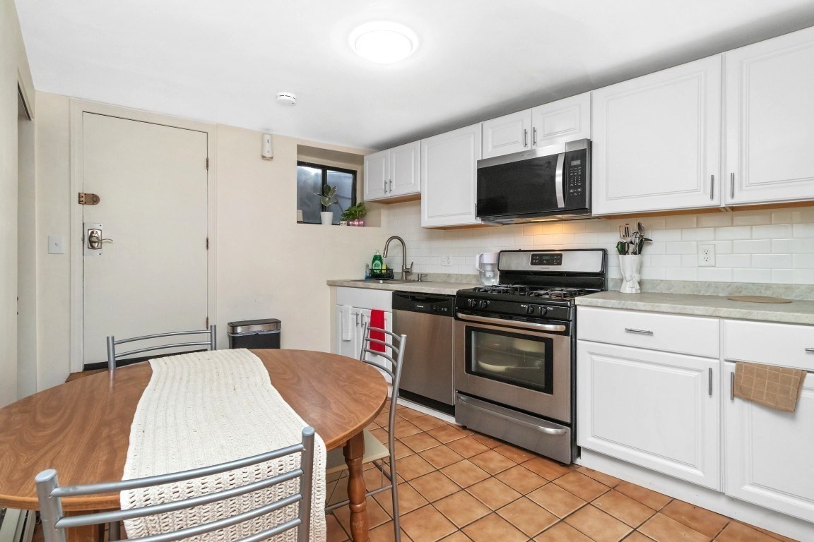 8 Colliston Rd Property Photo 23