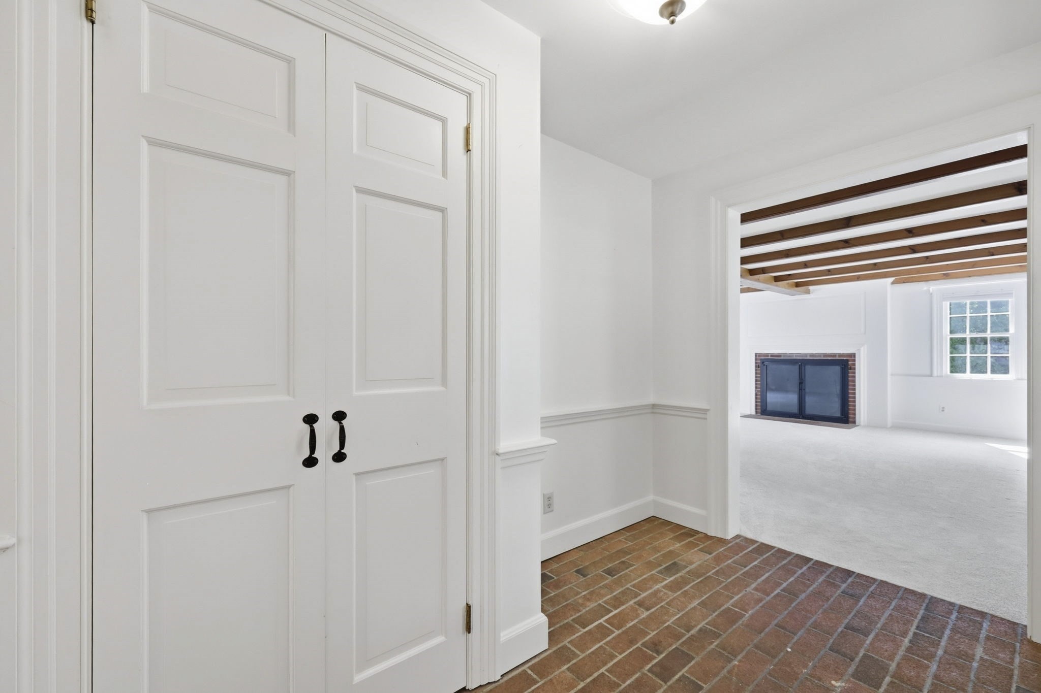1006 South East Street Property Photo 5