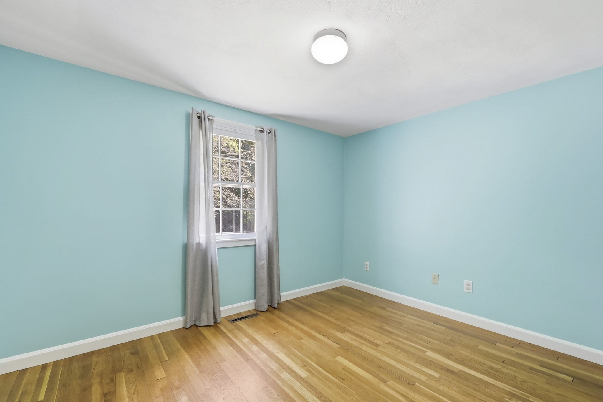 1006 South East Street Property Photo 18
