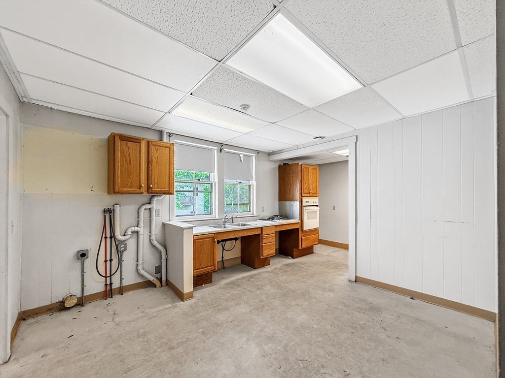 1003 Main St Property Photo 6