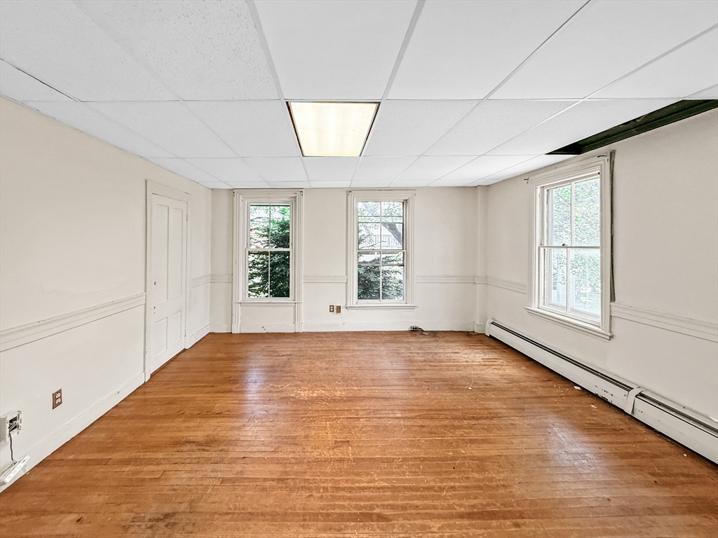 1003 Main St Property Photo 14