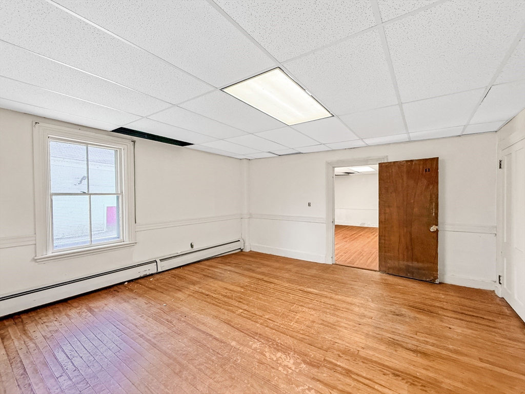 1003 Main St Property Photo 15
