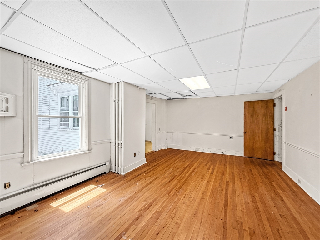 1003 Main St Property Photo 16
