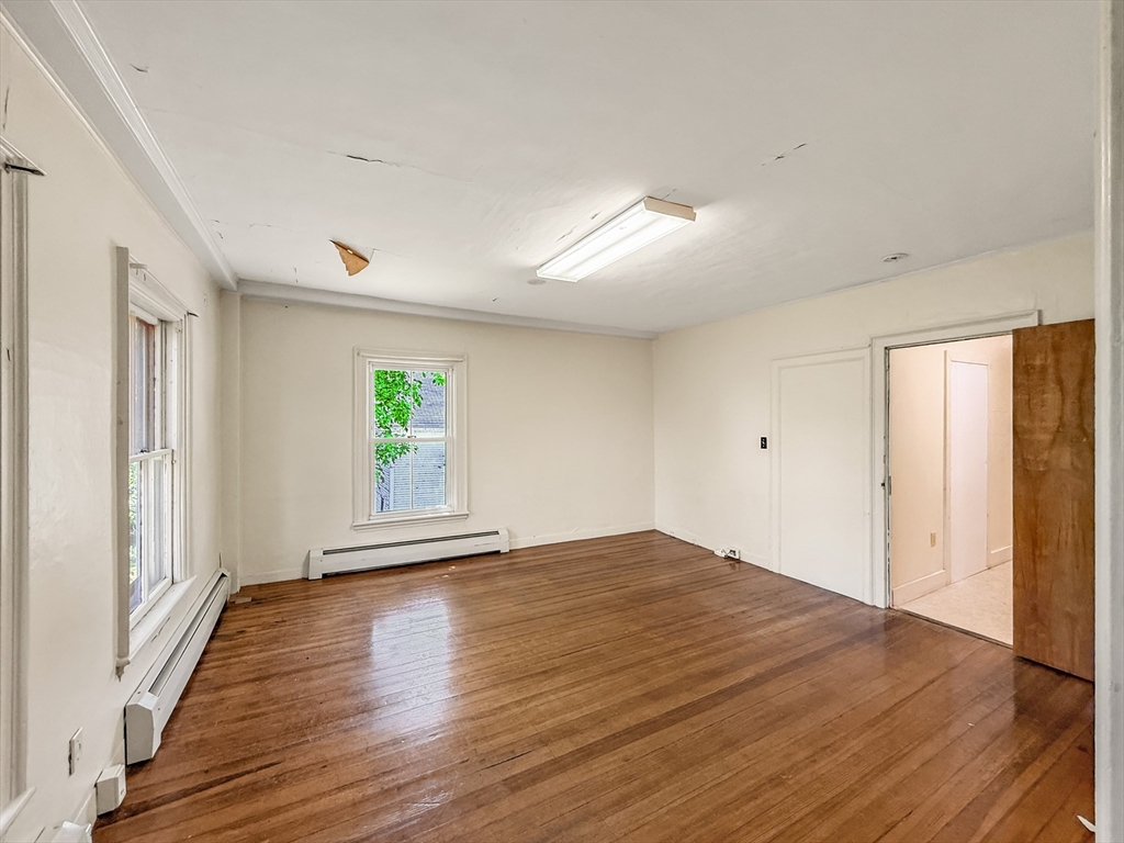1003 Main St Property Photo 24